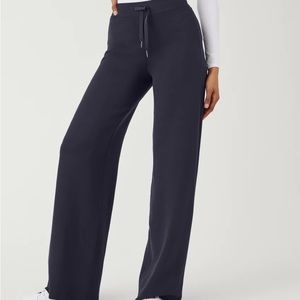 Spanx AirEssentials Wide Leg Pant in Classic Navy (Never worn)